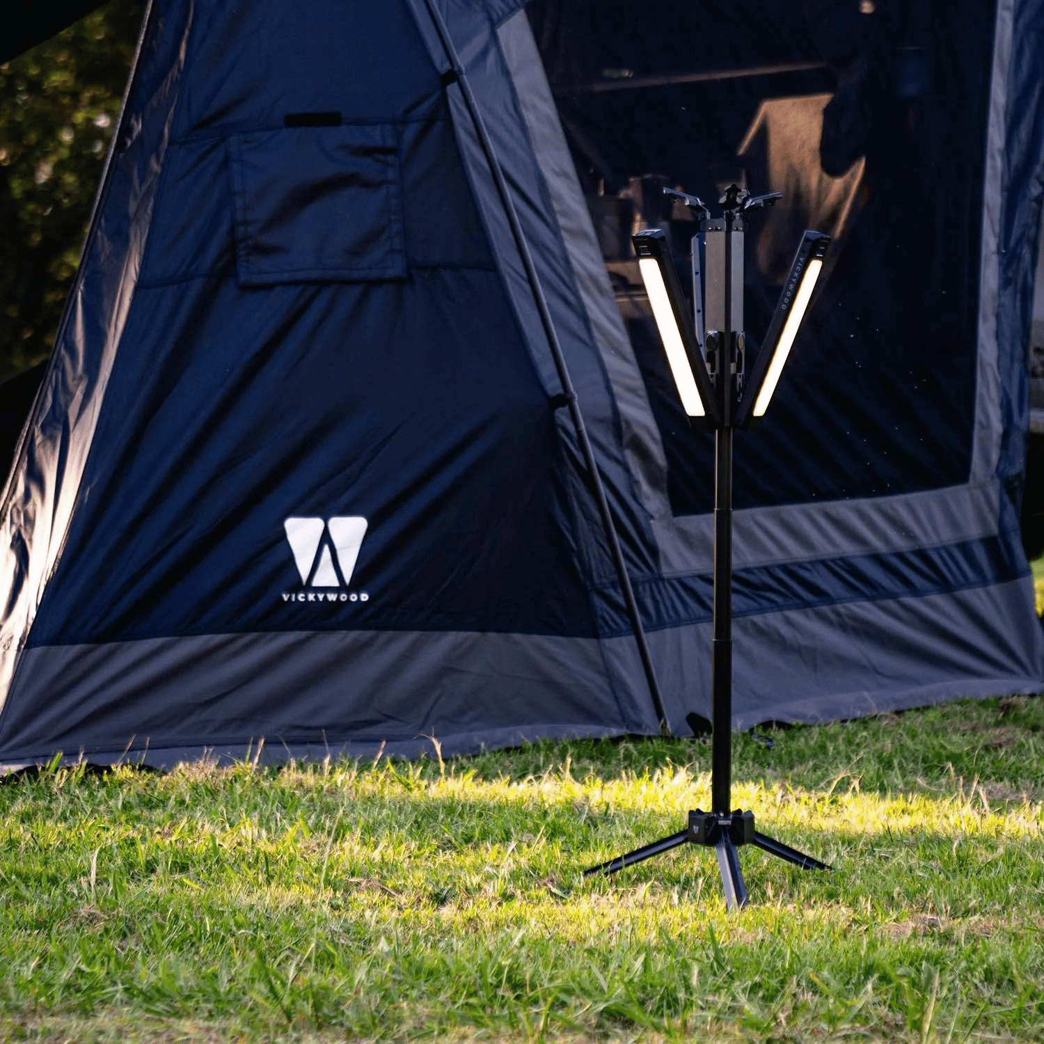 Lampe de camping et de travail - LIT3 TRIPOD Vickywood