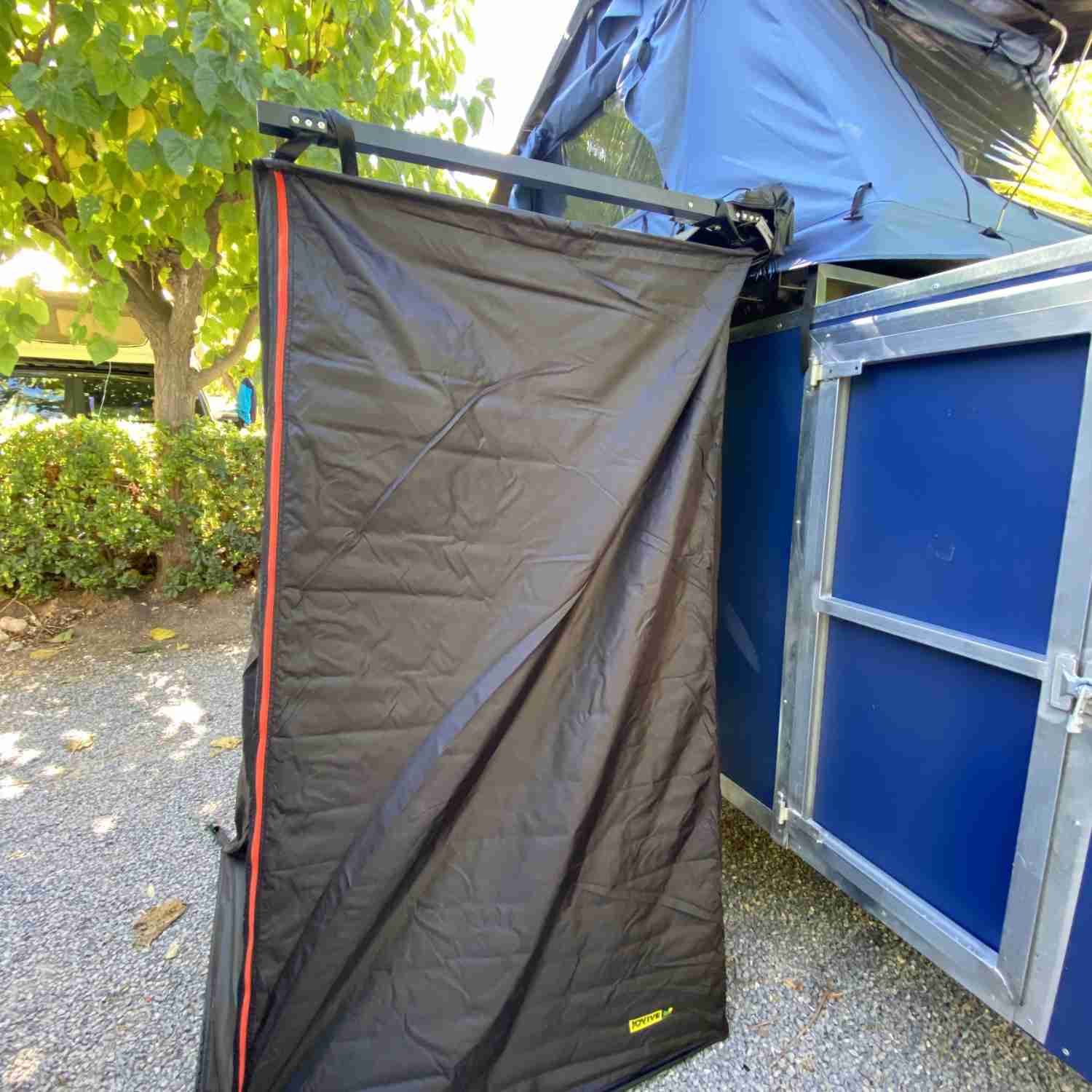 Cabine de douche / dressing pour tente de toit Jovive